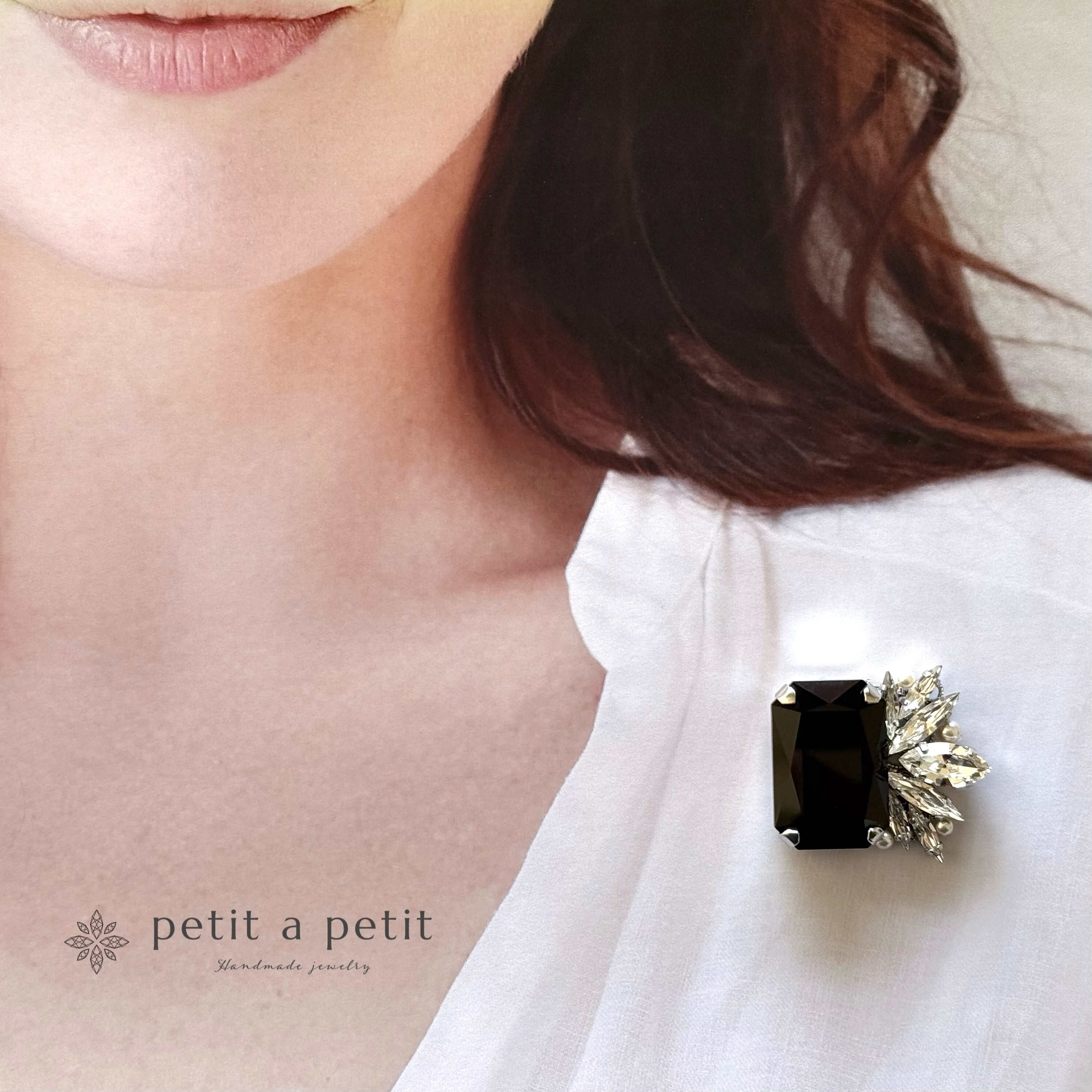 スワロフスキー®︎ ブローチ Rectangle 漆黒 ギフトボックス付