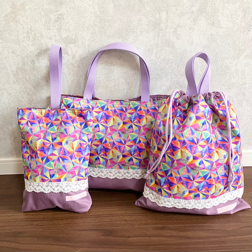 入園 入学 グッズ 3点 セット 【フリル レース ピンク】大きめレッスンバッグ 上履き入れ 体操着 巾着袋 女の子 レッスンバッグ 入園入学グッズのんちゃん  通販 15303133｜Creema(クリーマ) 入園入学６点セット フリルフリル 女の子 日本製 ハンドメイド レッスンバッグ ... 入学グッズ3点セット 女の子