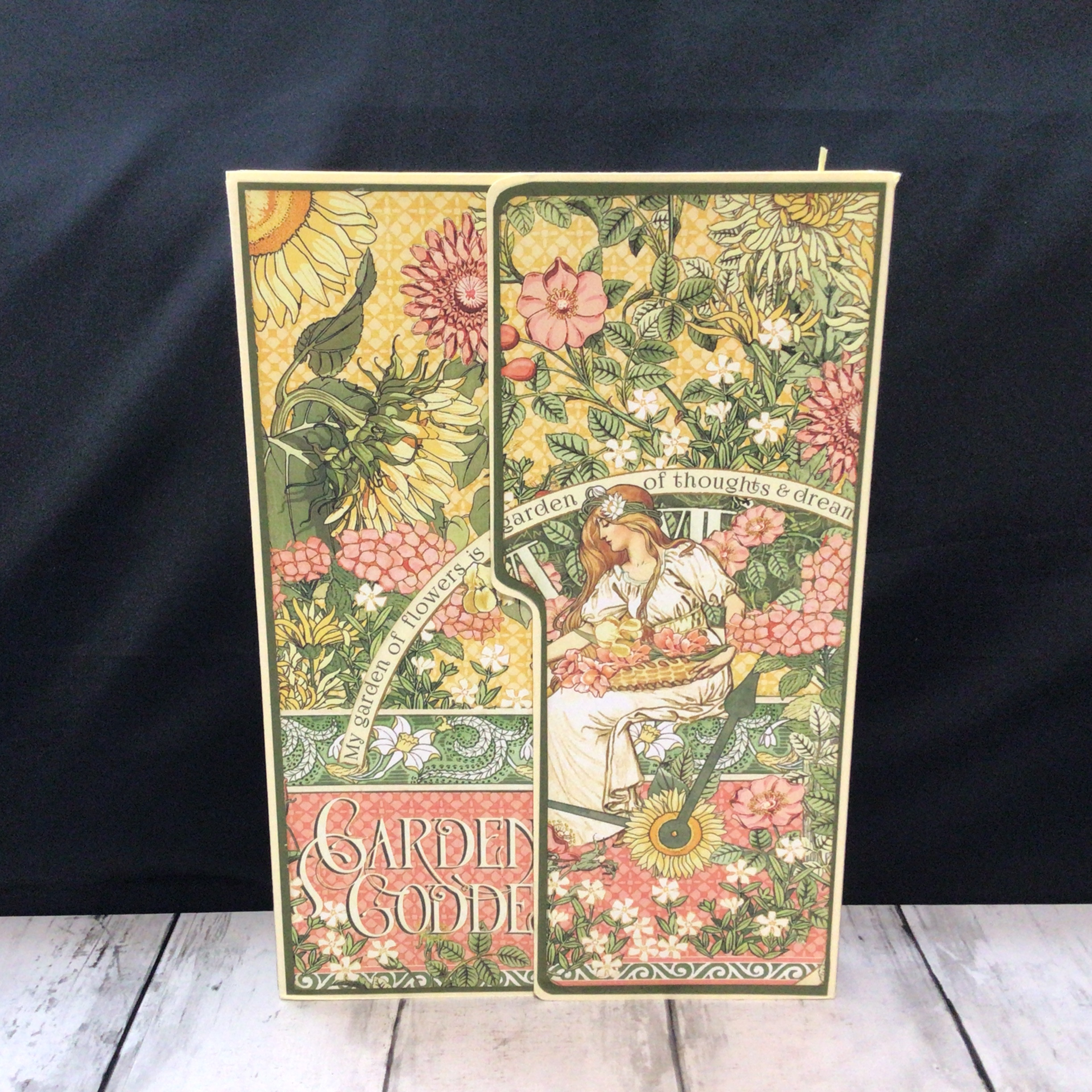 637 Garden Goddess 見開きミニアルバム　グラフィック45　春　花　女神　（送料無料） 4,316円