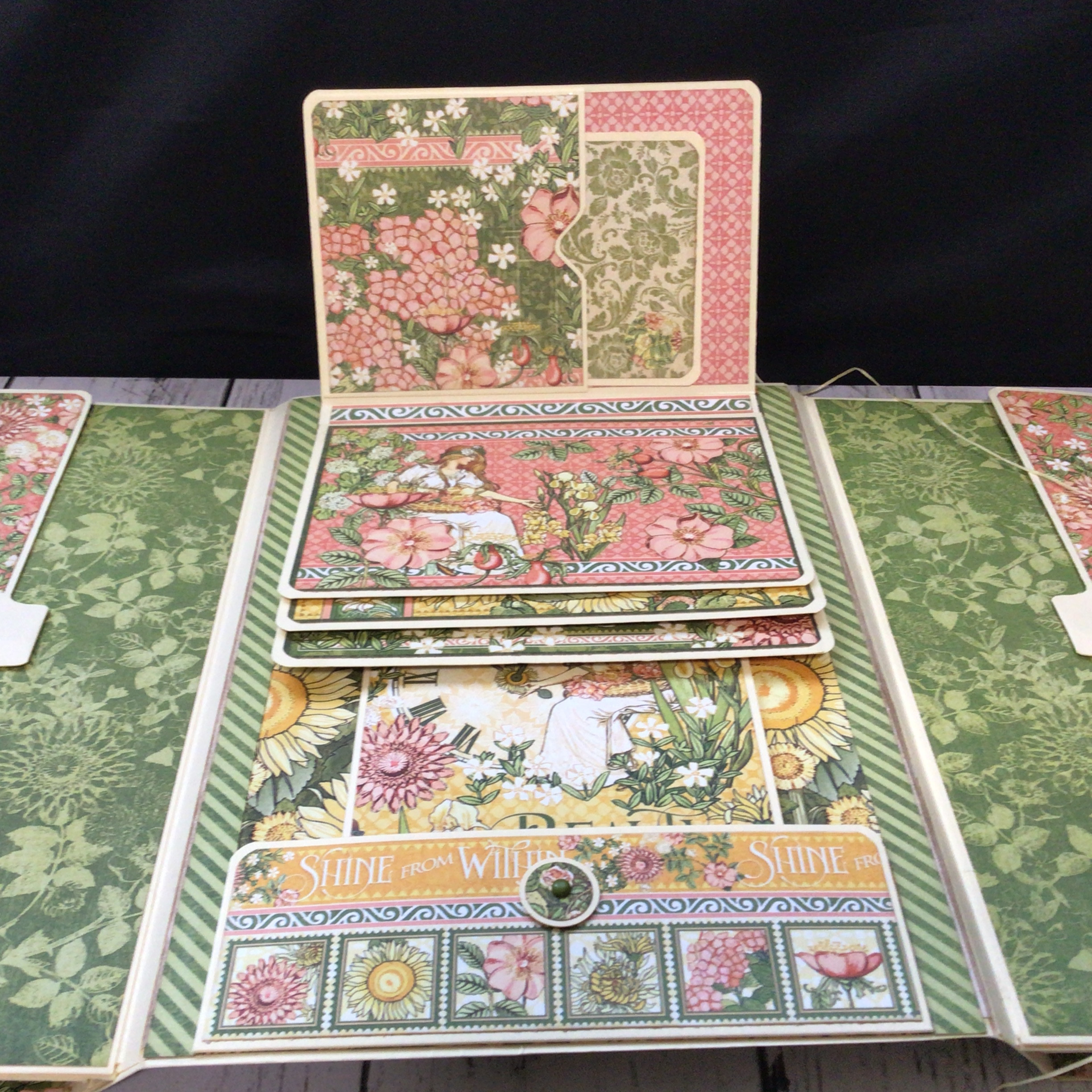 637 Garden Goddess 見開きミニアルバム　グラフィック45　春　花　女神　（送料無料）｜詳細画像