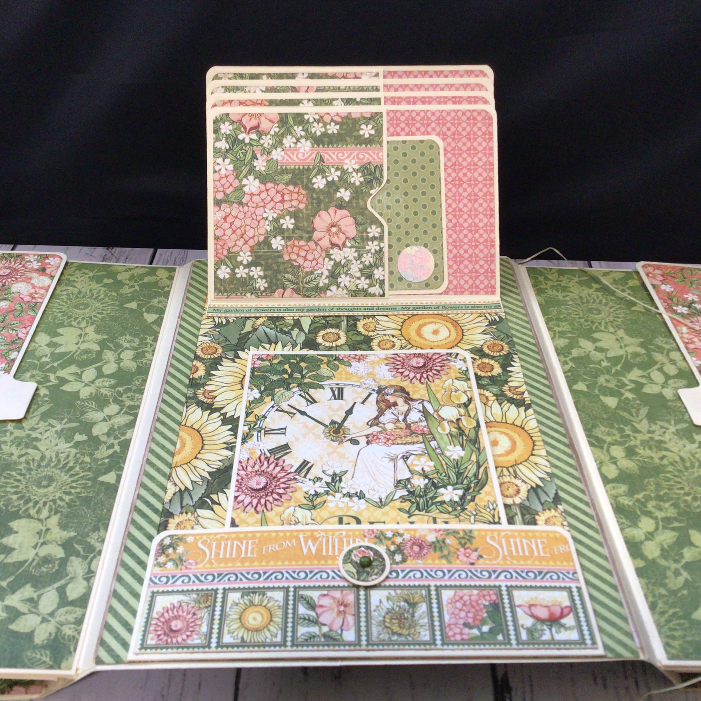 637 Garden Goddess 見開きミニアルバム　グラフィック45　春　花　女神　（送料無料）｜詳細画像