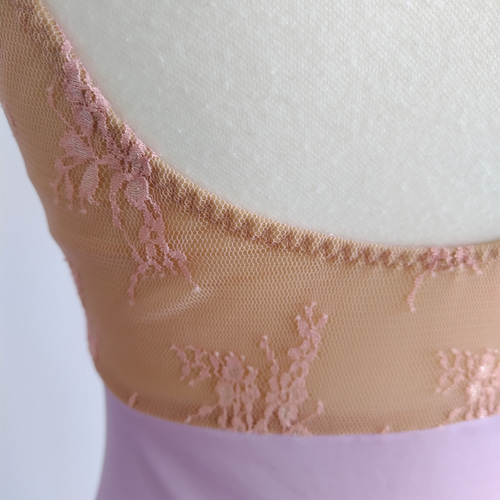 ラベンダー色の可愛いリボンをデザインした娘役風レオタード ピンクの