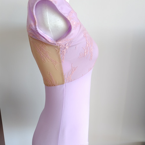 ラベンダー色の可愛いリボンをデザインした娘役風レオタード ピンクの