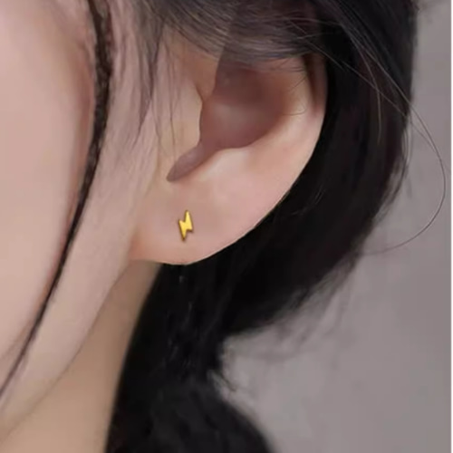 K24（片耳）24Kゴールドの稲妻ピアスK24純金スタッドピアス決断力を