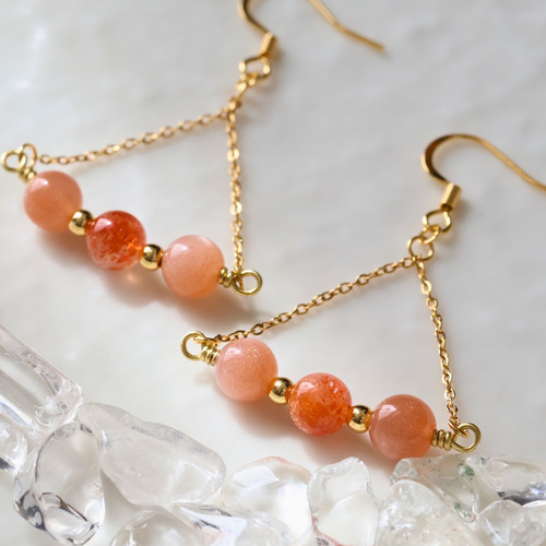 天然石ピアス No．123サンストーンとカイヤナイトのショート