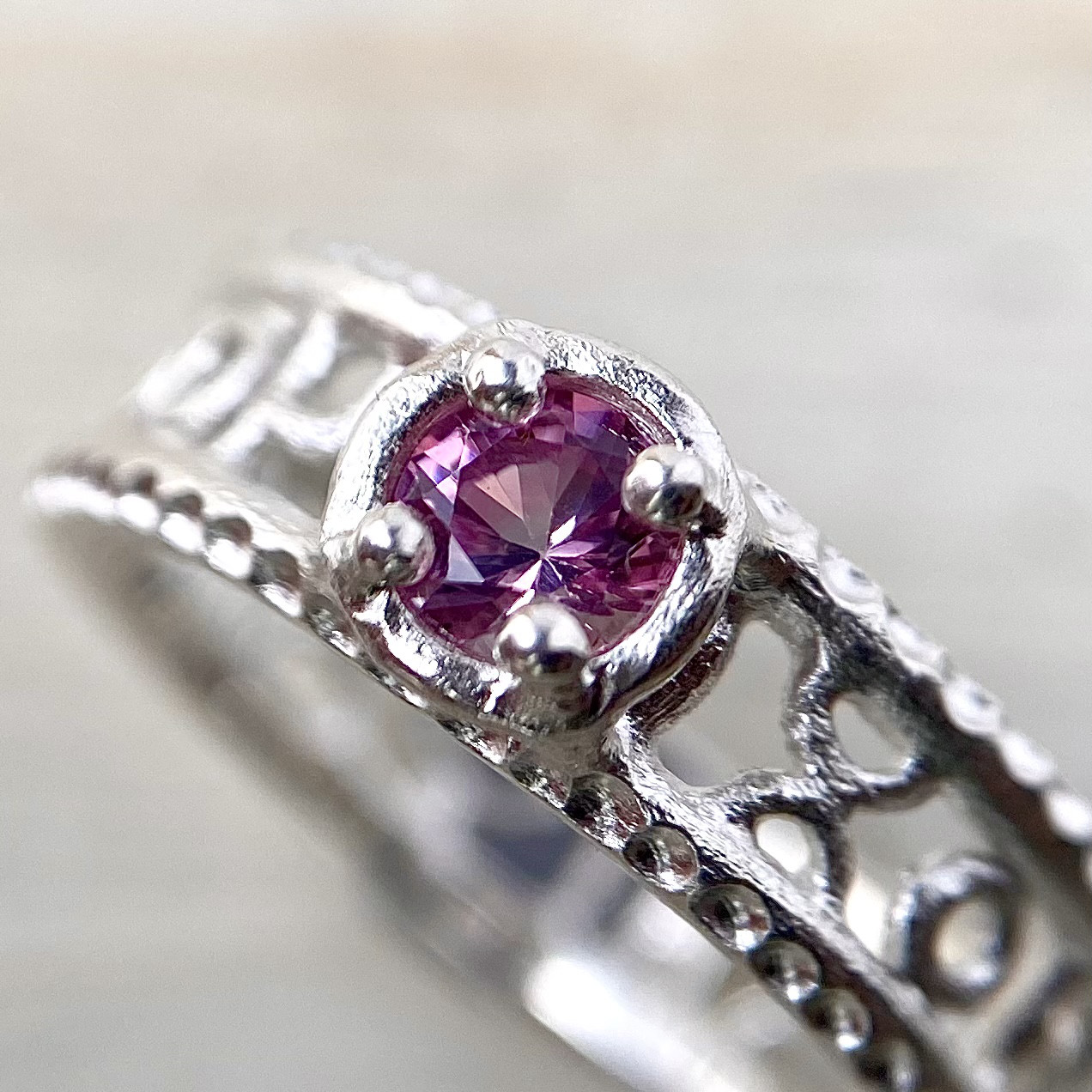 ピンクスピネルの指輪