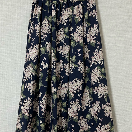 受注製作】リバティ アーカイブライラック(ネイビー) タックスカート