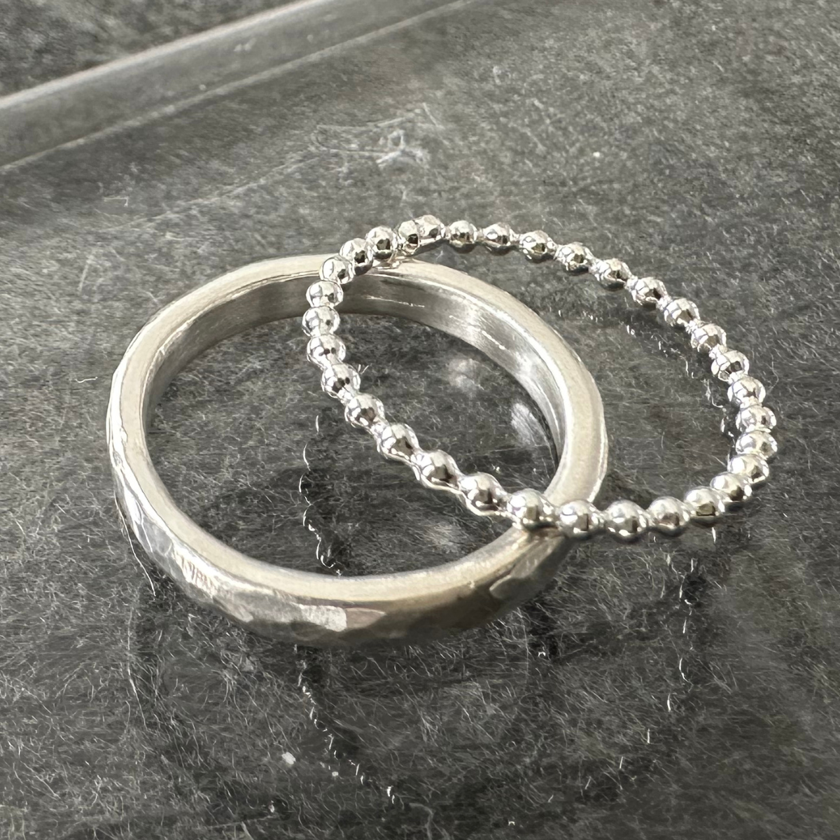 ピンキーリング 指輪 シルバー レディース 太め ごつめ  2号 3号 4号 5号 P0008 ／槌目つぶつぶダブル