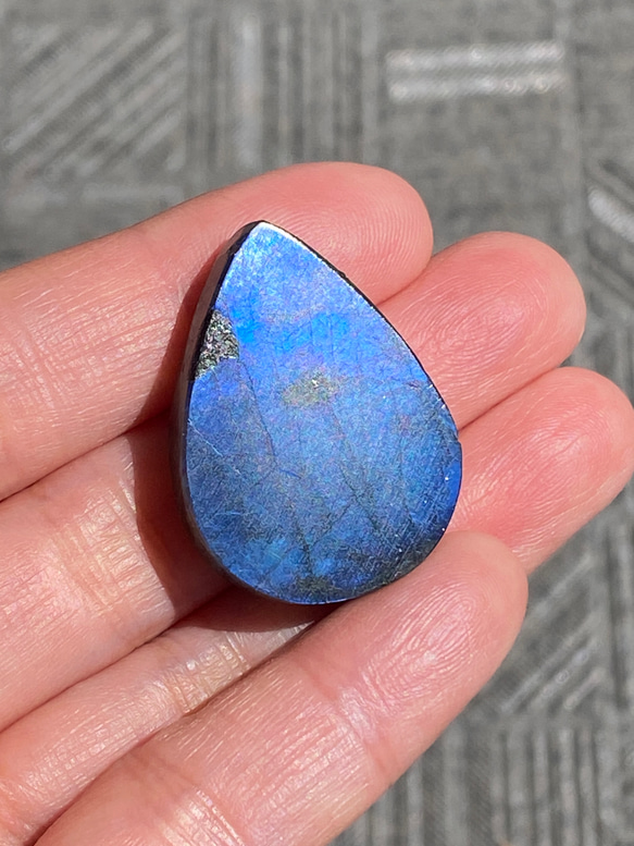 Top-Notch ディープブルー ラブラドライト 82 天然石 天然色 11枚目の画像