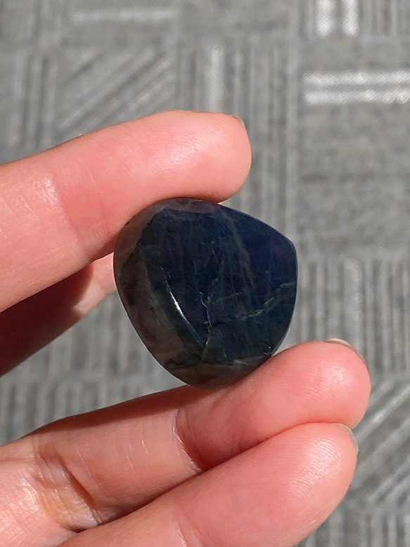Top-Notch ディープブルー ラブラドライト 82 天然石 天然色 6枚目の画像