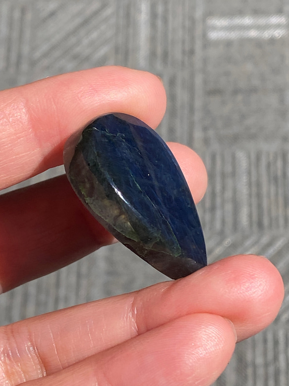 Top-Notch ディープブルー ラブラドライト 82 天然石 天然色 8枚目の画像