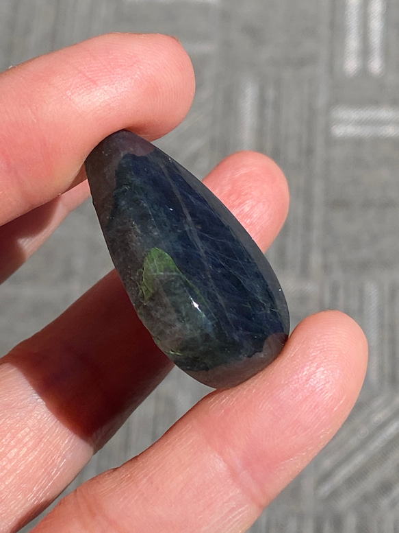 Top-Notch ディープブルー ラブラドライト 82 天然石 天然色 4枚目の画像