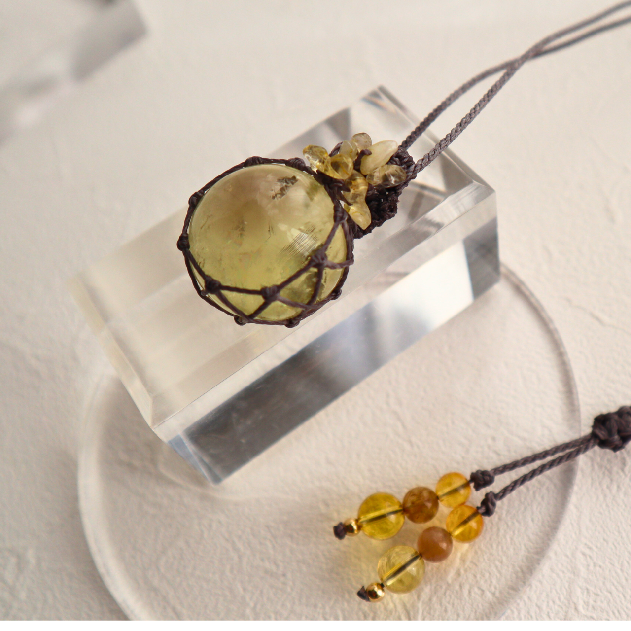 ペンダントトップ ネックレス シトリン 天然石 大きめ 丸玉   金属アレルギー対応 マクラメ 5102302 大人かわ