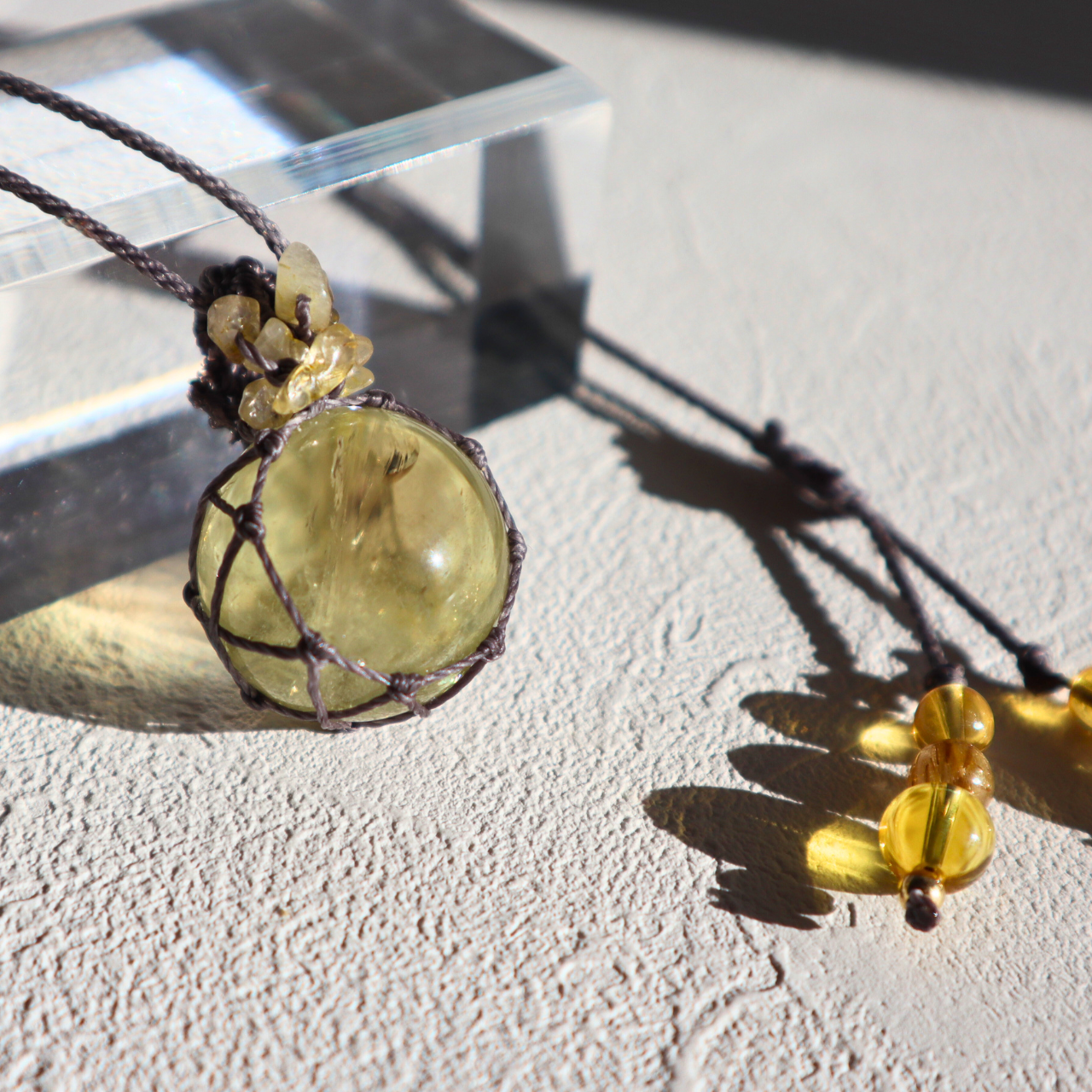 ペンダントトップ ネックレス シトリン 天然石 大きめ 丸玉   金属アレルギー対応 マクラメ 5102302 大人かわ