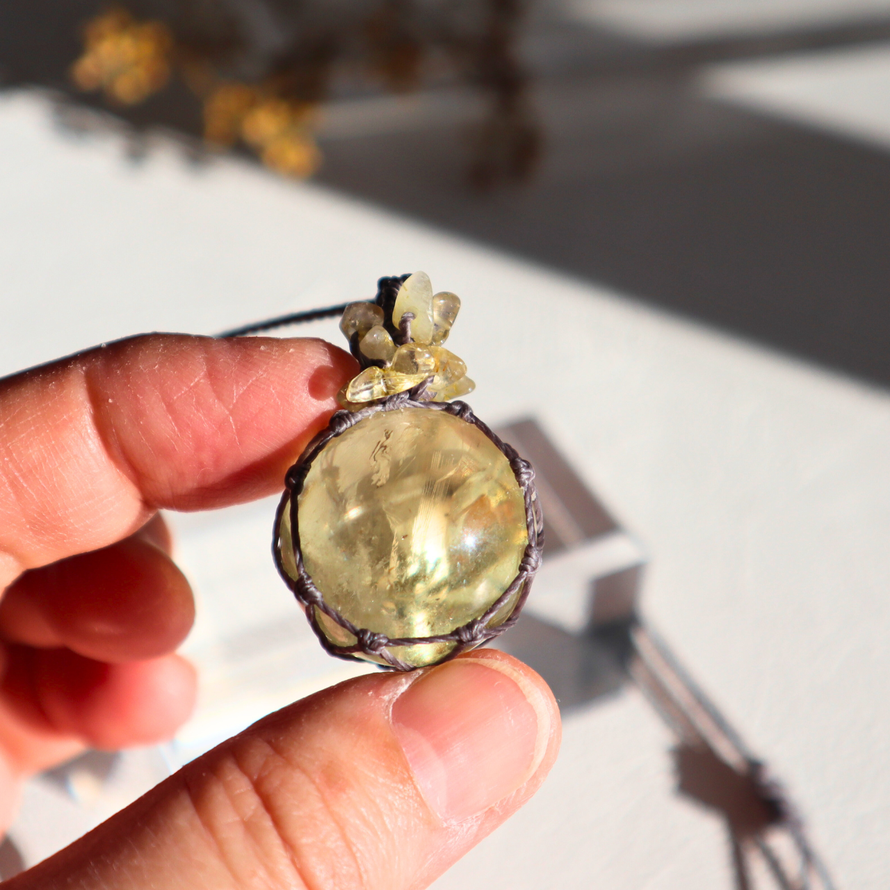 ペンダントトップ ネックレス シトリン 天然石 大きめ 丸玉   金属アレルギー対応 マクラメ 5102302 大人かわ