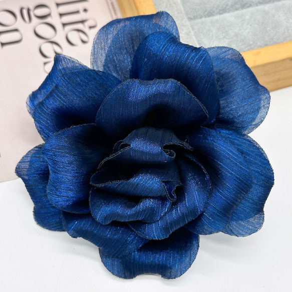 立体薔薇モチーフ　12cm*12cm ロイヤルブルー 1枚目の画像