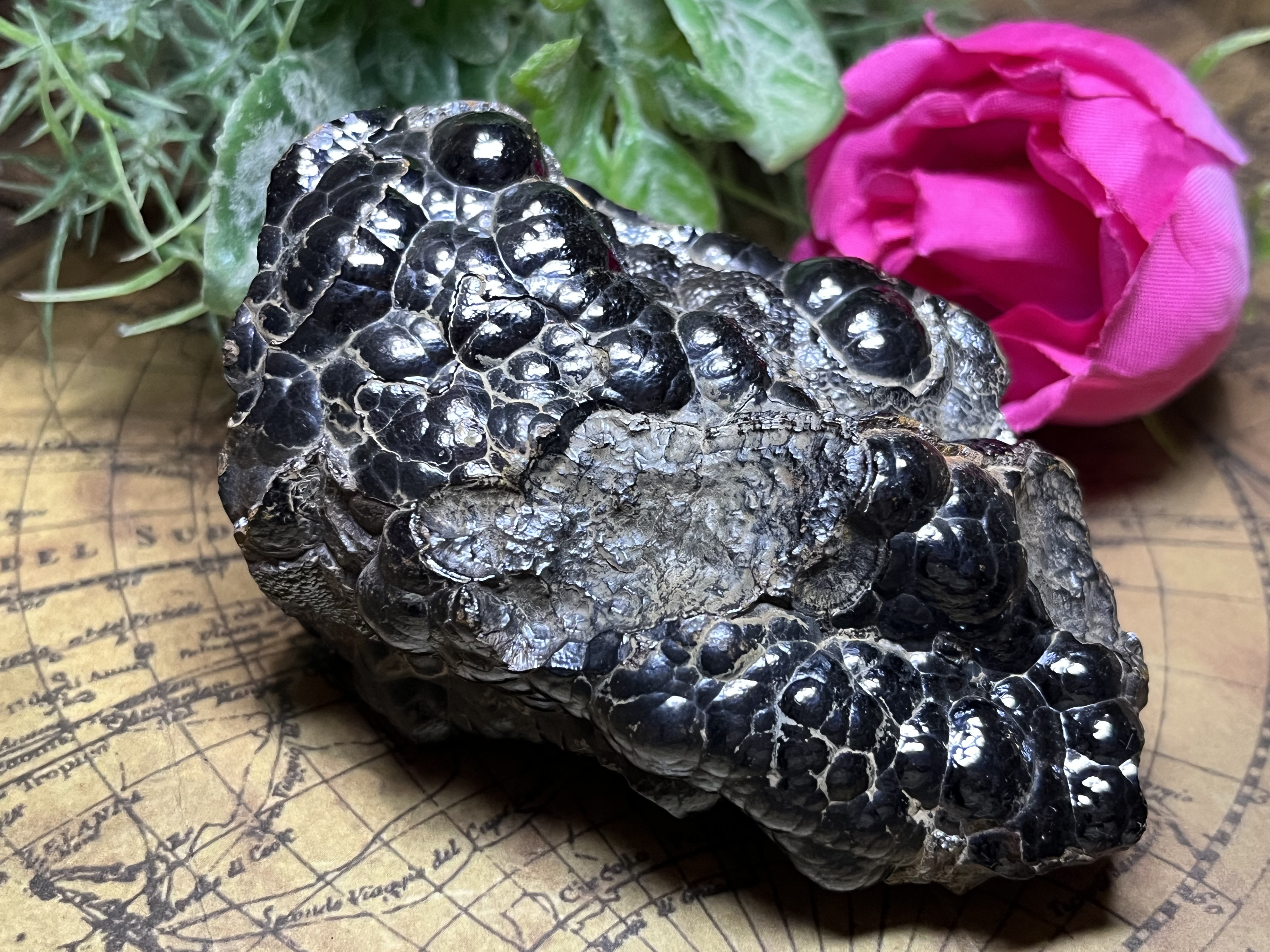 ぽこぽこヘマタイト　瘤状結晶　原石　クラスター