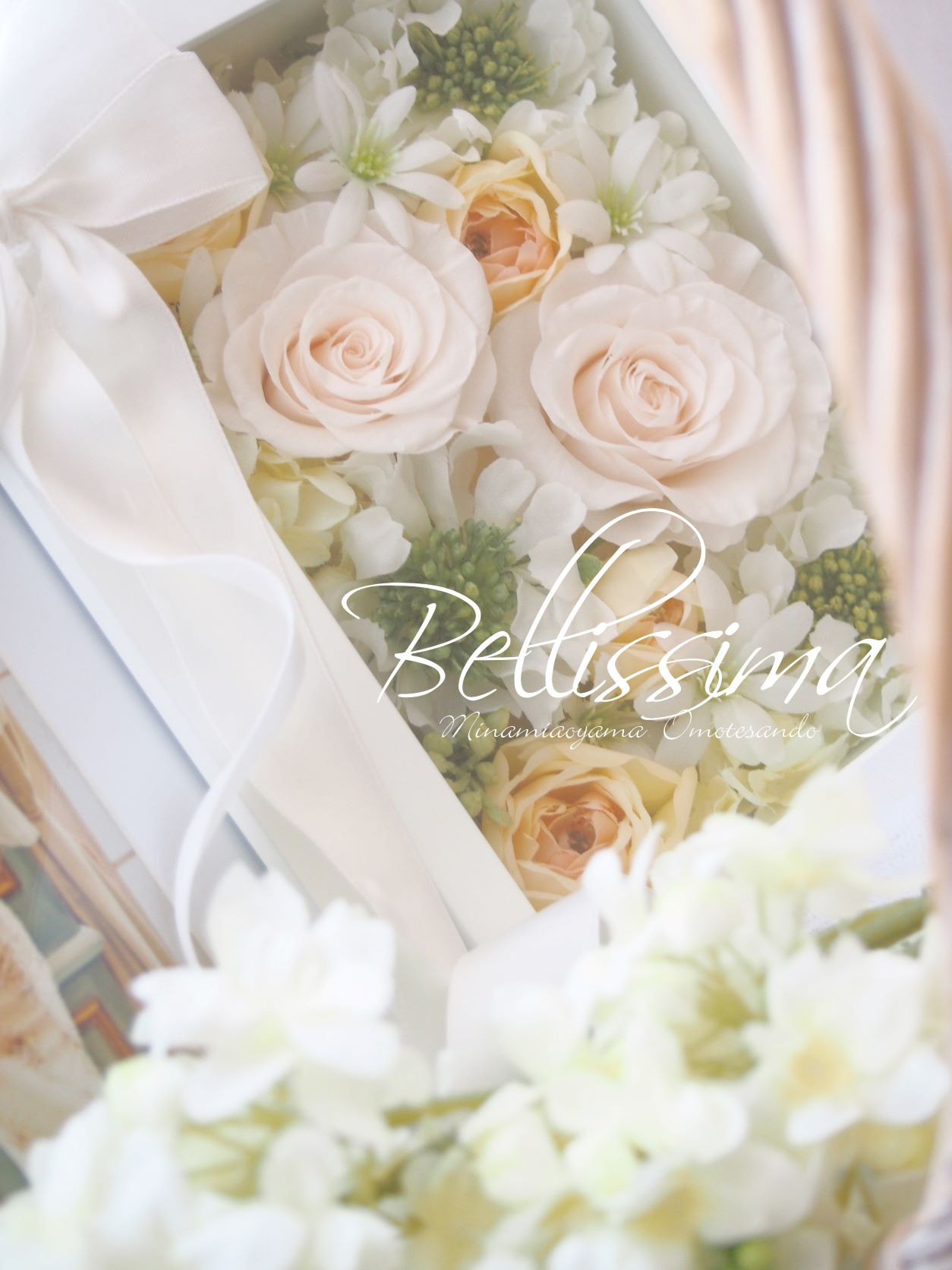 記念日に贈りたいフォトフレームアレンジ　 ローズ＆スカピオサ♪