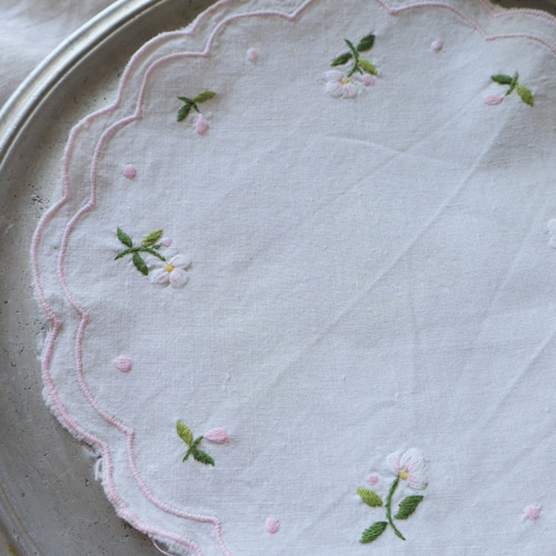 アンティーク アイレット＆風車白糸刺繍 フレンチファブリック