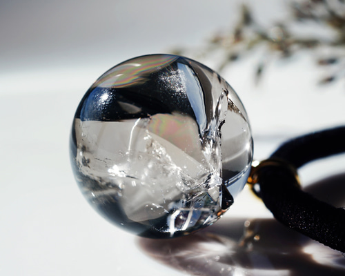 【未使用❤︎新品】acca ヘアゴム・ポニー クリスタル ストーン【超レア❤︎】 天然スモーキークォーツのアイリス（虹入り）一粒ボールヘアゴム