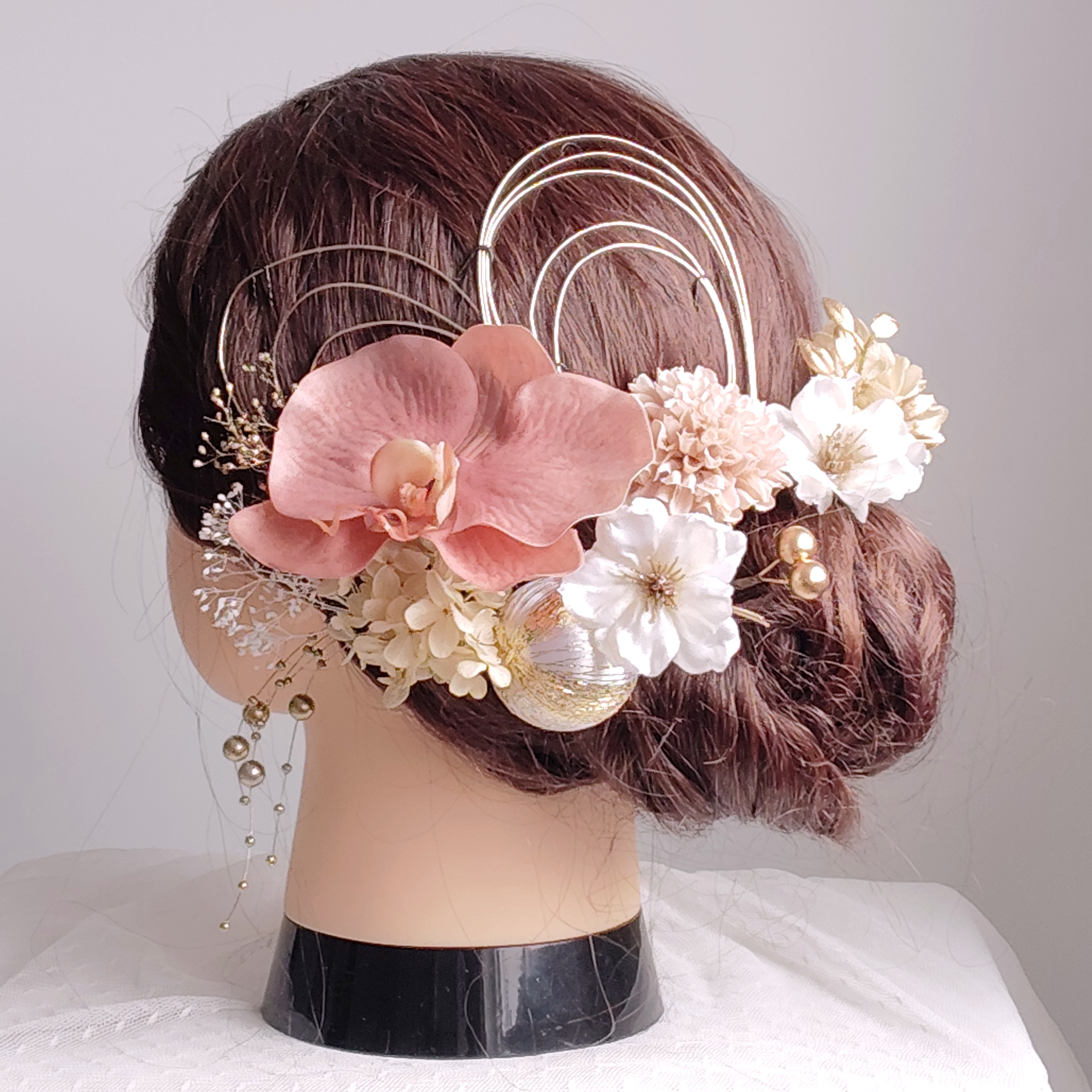 胡蝶蘭と小花の髪飾り　結婚式　成人式　卒業式　花嫁　和装　白無垢　色打掛　着物　ヘッドドレス　前撮り　振袖　袴　胡蝶蘭