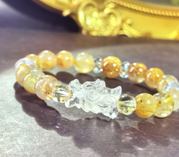 セール！まるで龍神が宿るかのような！5Aゴールドルチルクオーツ　究極のパワーブレス1点物 1枚目の画像