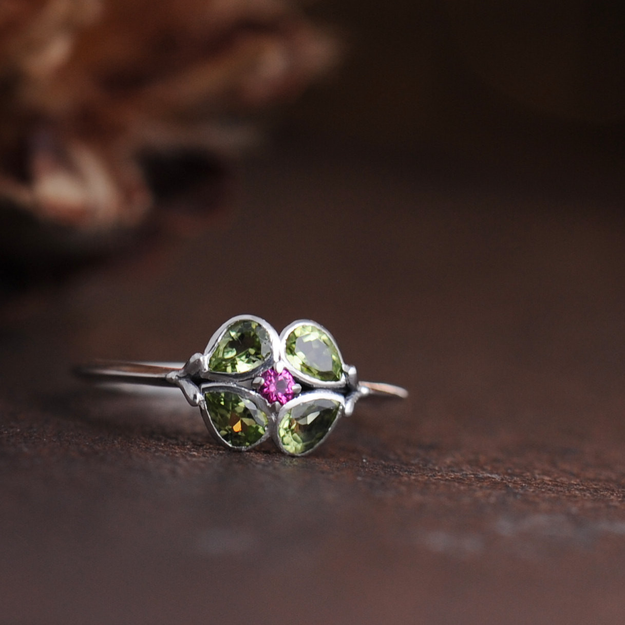 A Little Flower ～Peridot & Pink Spinel～