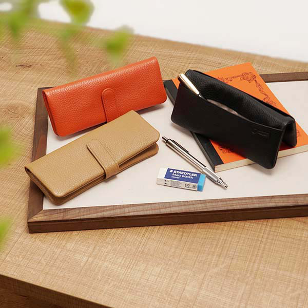 【刻印可】デスクに立てられる！ 上質本革でふっくら仕上げたペンケース　メイドインジャパン　日本製　PL0006