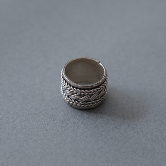 Karen silver ring / ロープ 1枚目の画像