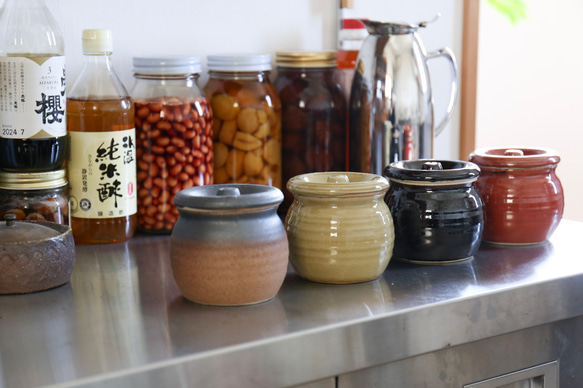 梅干しやお漬物入れにおすすめ　お漬物甕（かめ）砂糖壺　鉄茶 7枚目の画像