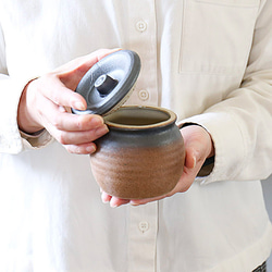 梅干しやお漬物入れにおすすめ　お漬物甕（かめ）砂糖壺　鉄茶 3枚目の画像