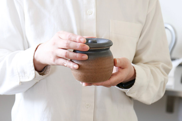梅干しやお漬物入れにおすすめ　お漬物甕（かめ）砂糖壺　鉄茶 2枚目の画像