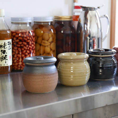梅干しやお漬物入れにおすすめ お漬物甕（かめ）砂糖壺 黒 保存容器
