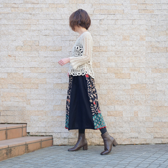 2025年新款 * 免運費 * 三種長度可選 * 吸睛的“3D效果”x“花卉刺繡” * 可換長裙 * 有襯裡 * 黑色 第7張的照片