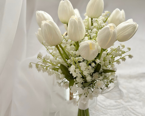 ホワイトチューリップとカスミソウのブーケ 49211b0804f434ce15e59c78d1301f