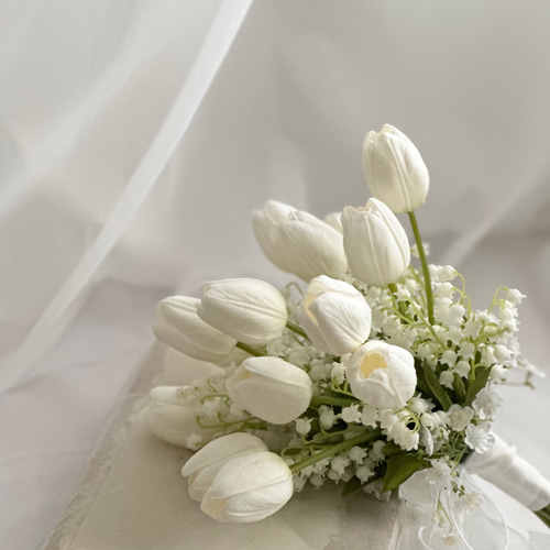 チューリップ　スズラン　プリザードフラワー　ブーケ　ウェディング　結婚式　白 チューリップとすずらんのウェディングブーケ&ブートニア