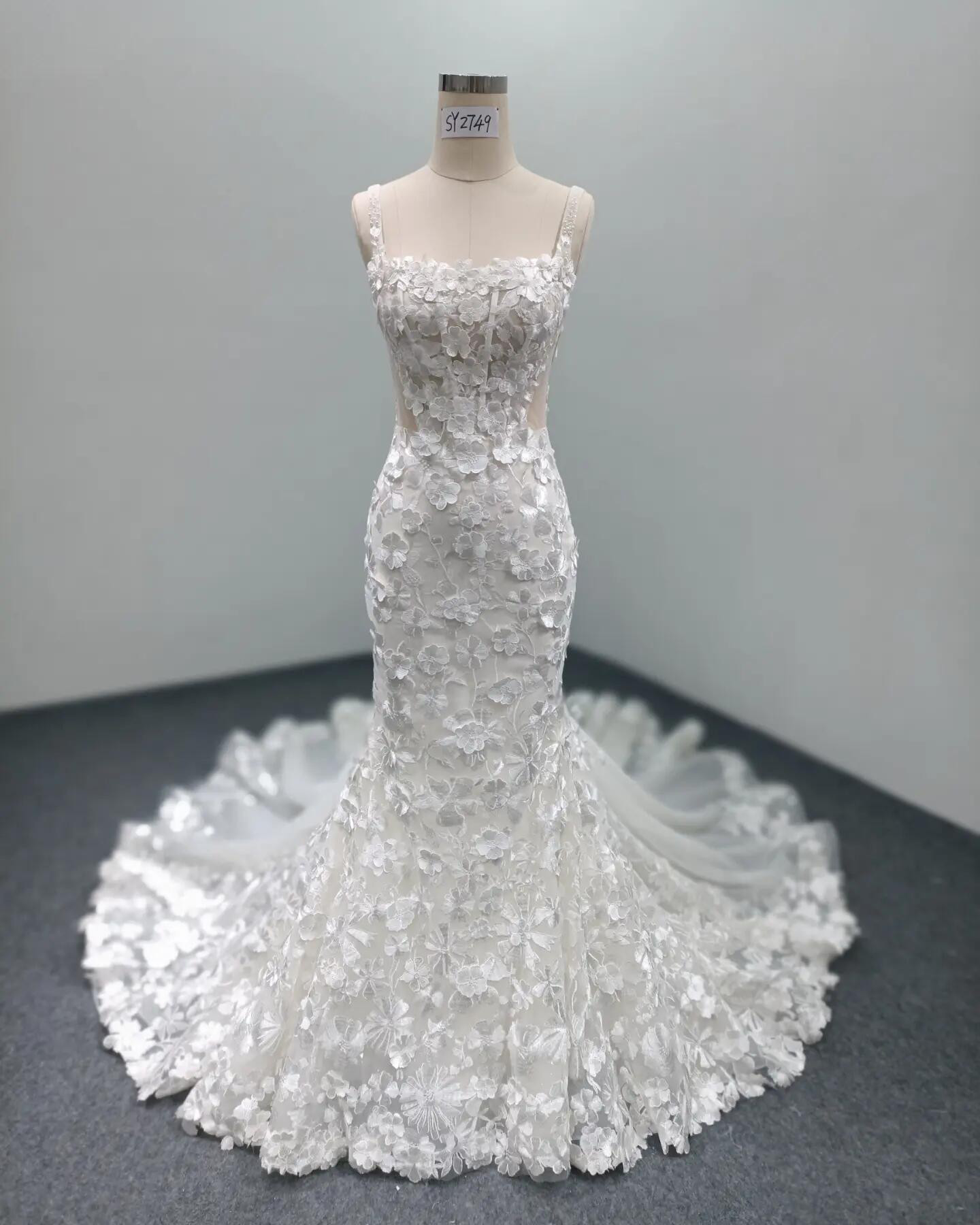 品質保証　魅惑の花レース　フラワー　マーメイドドレス　優雅なシルエット　ホワイト　クイーンアンネック　サイズオーダー挙式