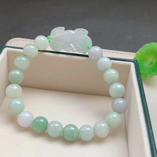 翡翠様 あ*き様 ヒスイ 翡翠 緑 ミャンマーヒスイ 粒 グリーン