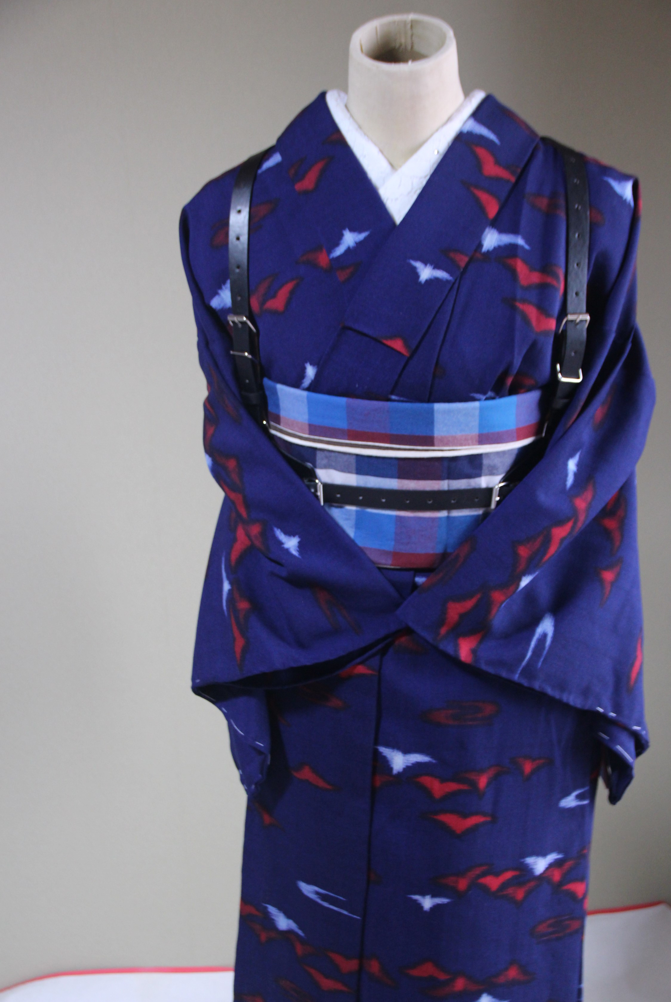 ◆アウトレット◆ウール着物　紺　やさしい雰囲気の雁柄がアールデコ調で大人かわいい現代アレンジコーデも楽しめる♪裄66ｃm