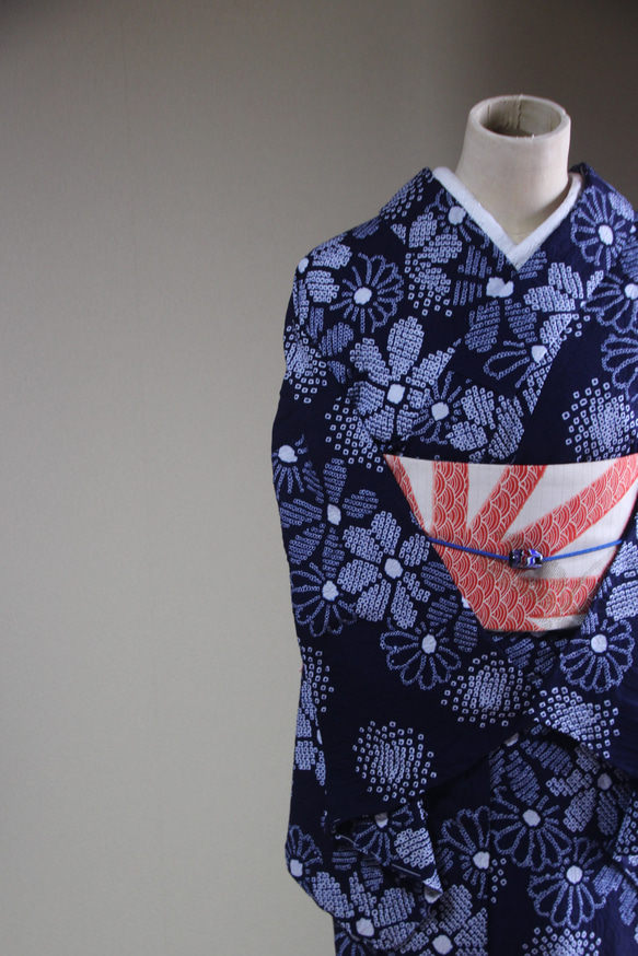 ◇現代 有松鳴海絞　浴衣◇【濃紺】計算された小菊の配置が美しい　モアトール袖長め裄72ｃｍ　木綿浴衣　 10枚目の画像