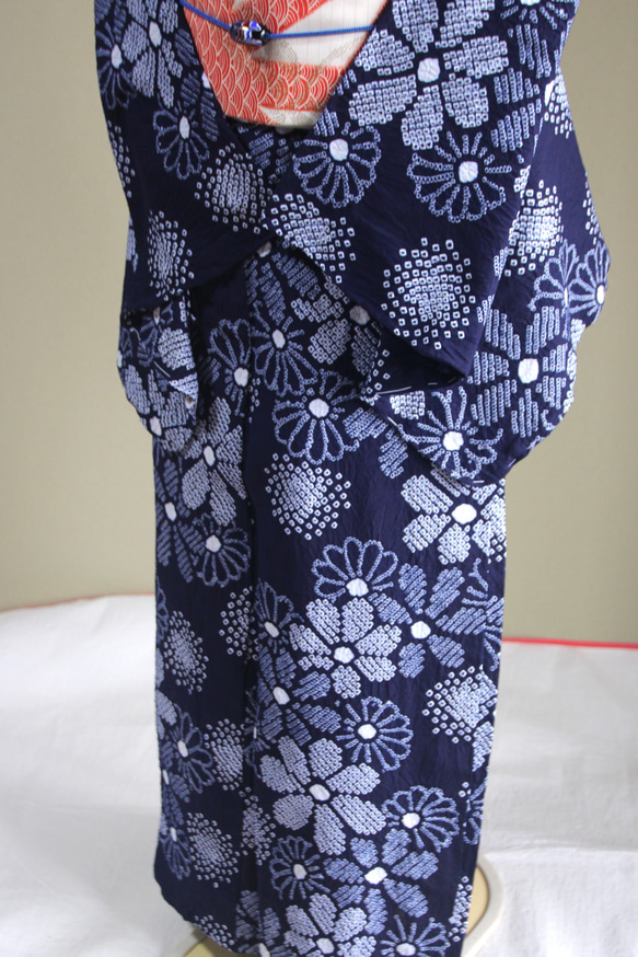 ◇現代 有松鳴海絞　浴衣◇【濃紺】計算された小菊の配置が美しい　モアトール袖長め裄72ｃｍ　木綿浴衣　 12枚目の画像