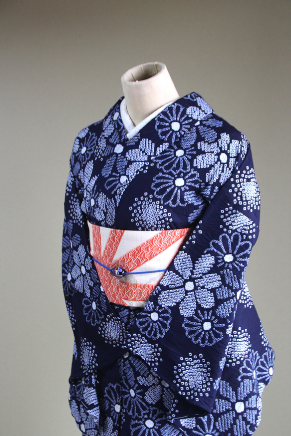 ◇現代 有松鳴海絞　浴衣◇【濃紺】計算された小菊の配置が美しい　モアトール袖長め裄72ｃｍ　木綿浴衣　 11枚目の画像