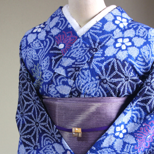 2点セット❣️新品✨有松鳴海絞り浴衣✨濃紺藍染にブルー ◇現代 有松鳴海絞 浴衣◇【濃紺 青ぼかし】繊細な麻柄に雪の