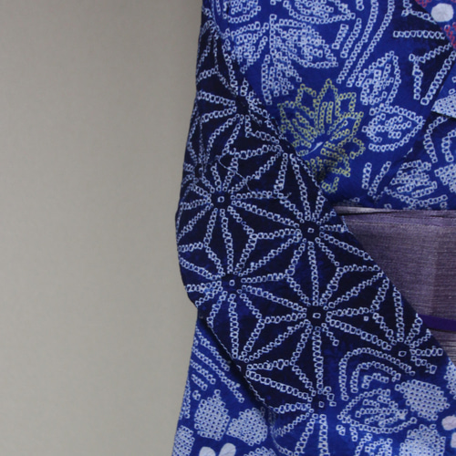 ✨お値下げ出品✨有松鳴海絞り　浴衣　三浦絞り　朝顔文✨小柄なスレンダーさん❣️ 男物 有松鳴海絞り 絞り浴衣 三浦絞り 濃い紺色 反物販売 お