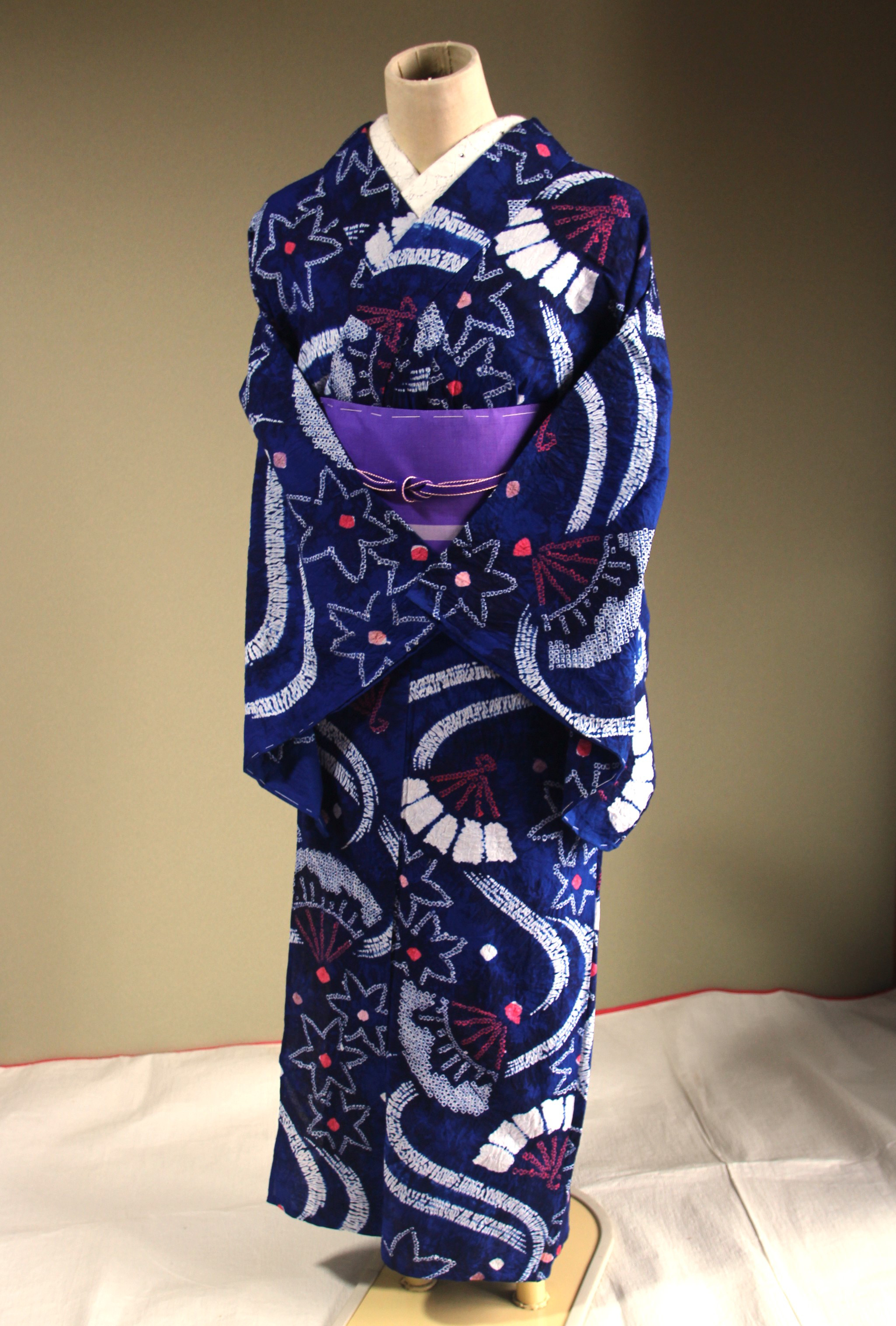 ◇現代 有松鳴海絞　浴衣◇【紺青桃】粒子に扇が大胆に配置　大人かっこいい　トールサイズ　裄68ｃｍ　木綿浴衣