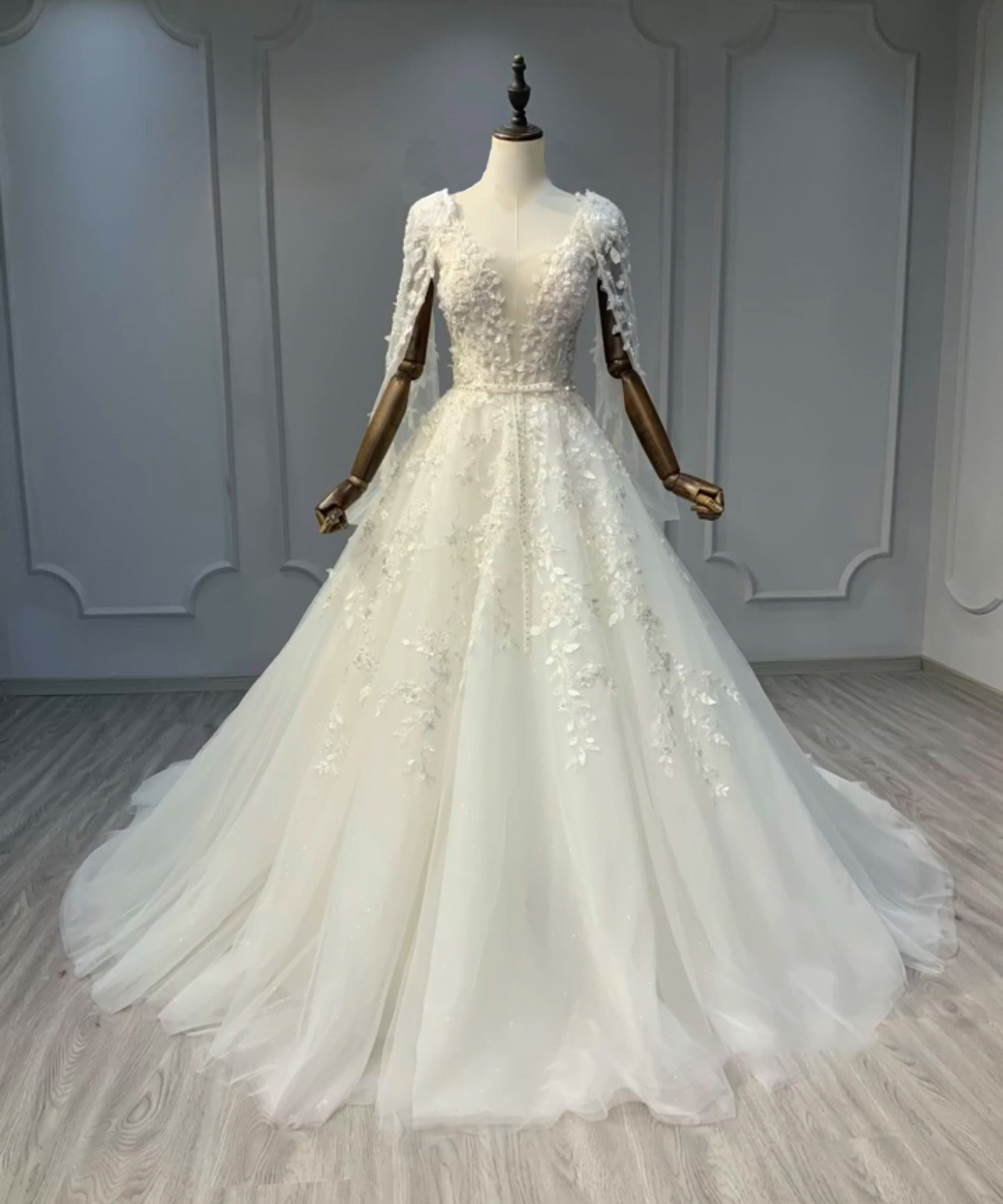 大人気　ホワイト　ショール　白　ファスナー　背中空き　多層チュール　レース花柄　美品　セクシー　可愛いドレス　二次会挙式