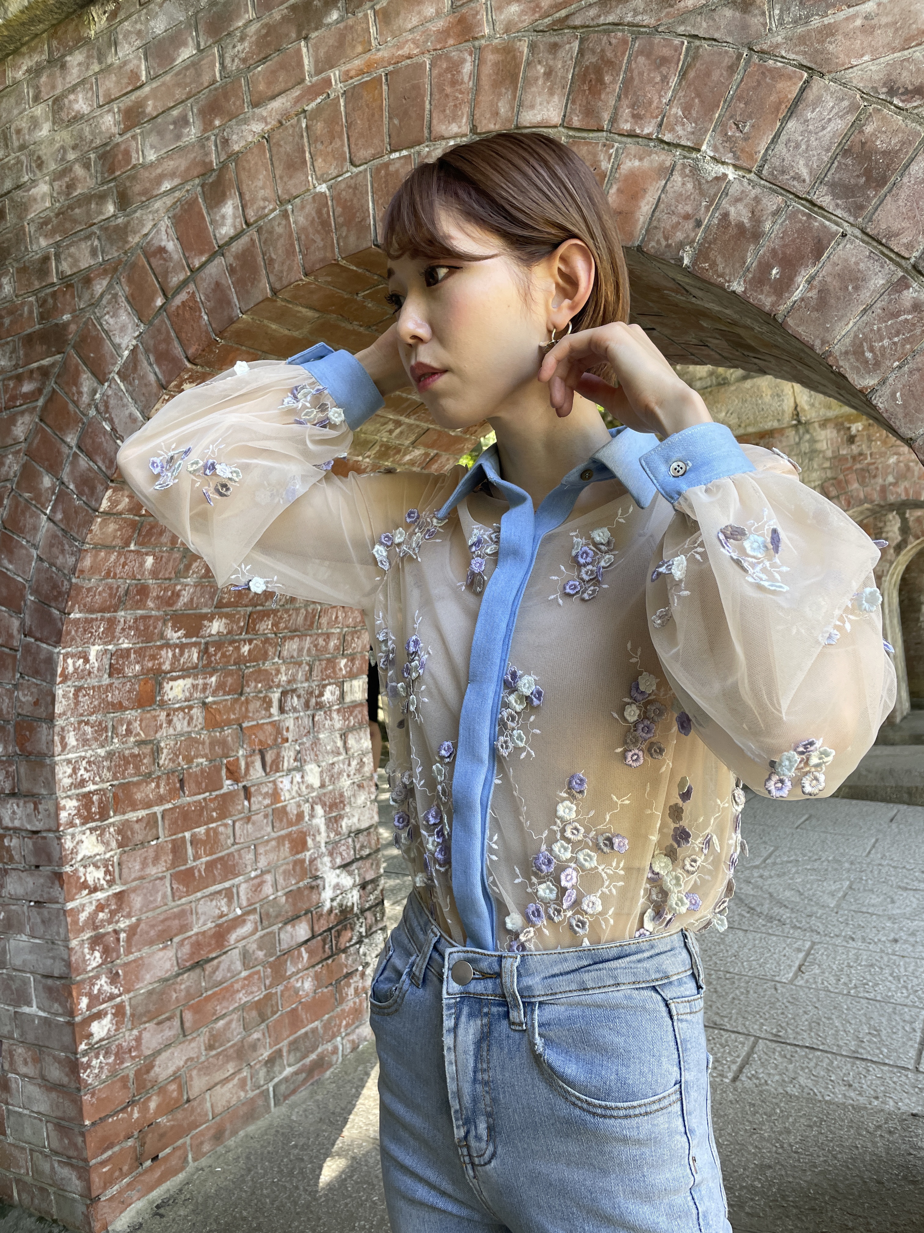 揺れる小花が可愛い　エンブロイダリーレースブラウス　シャツ　【受注生産】