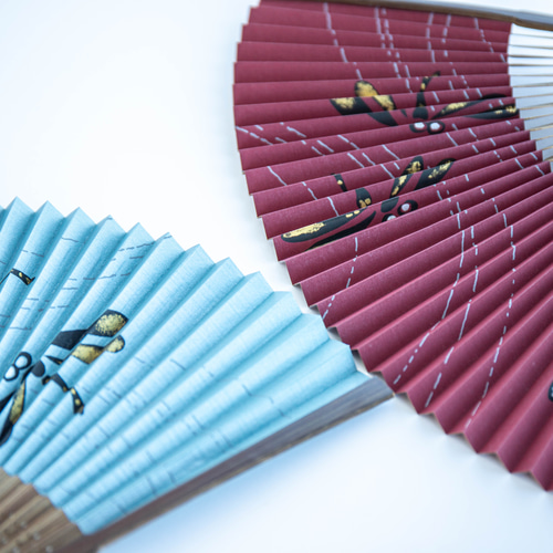 高島扇骨を用いた扇子 「トンボ～水色～」 蜻蛉柄(とんぼ柄)・水色