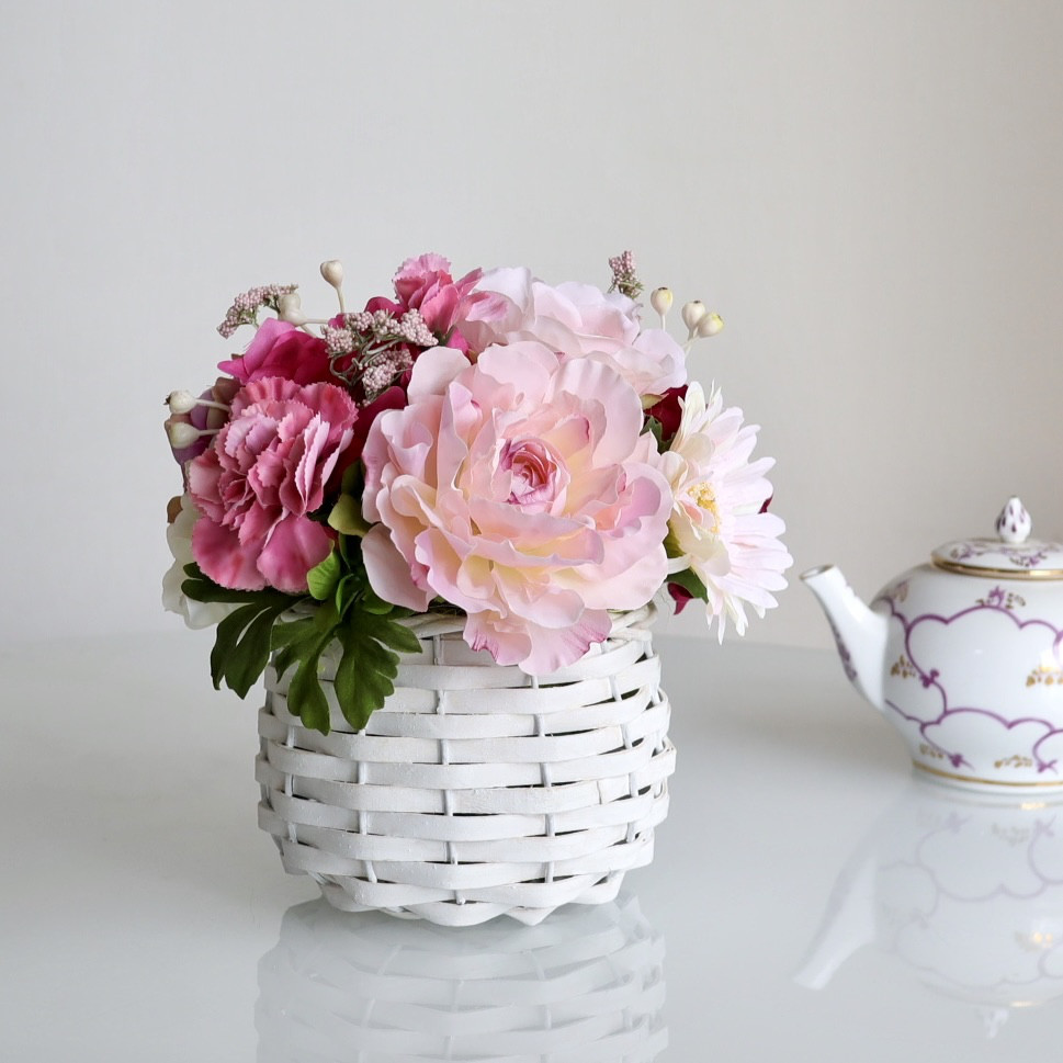 《ずっと咲いてる》ラナンキュラス＆バラ＆ガーベラのピンクバスケット/アーティフィシャルフラワー