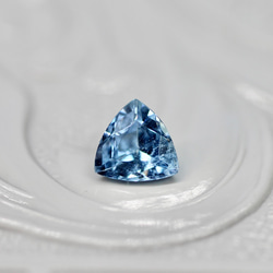 タトゥーアクアマリン 0.15ct トリリアントカット 3.6mm×3.6mm